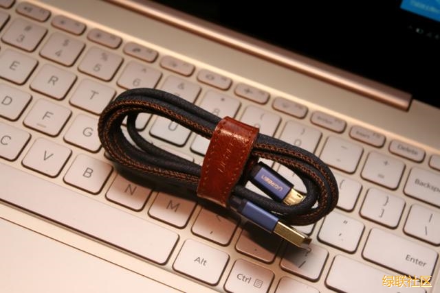 牛仔數(shù)據(jù)線，綠聯(lián)牛仔數(shù)據(jù)線