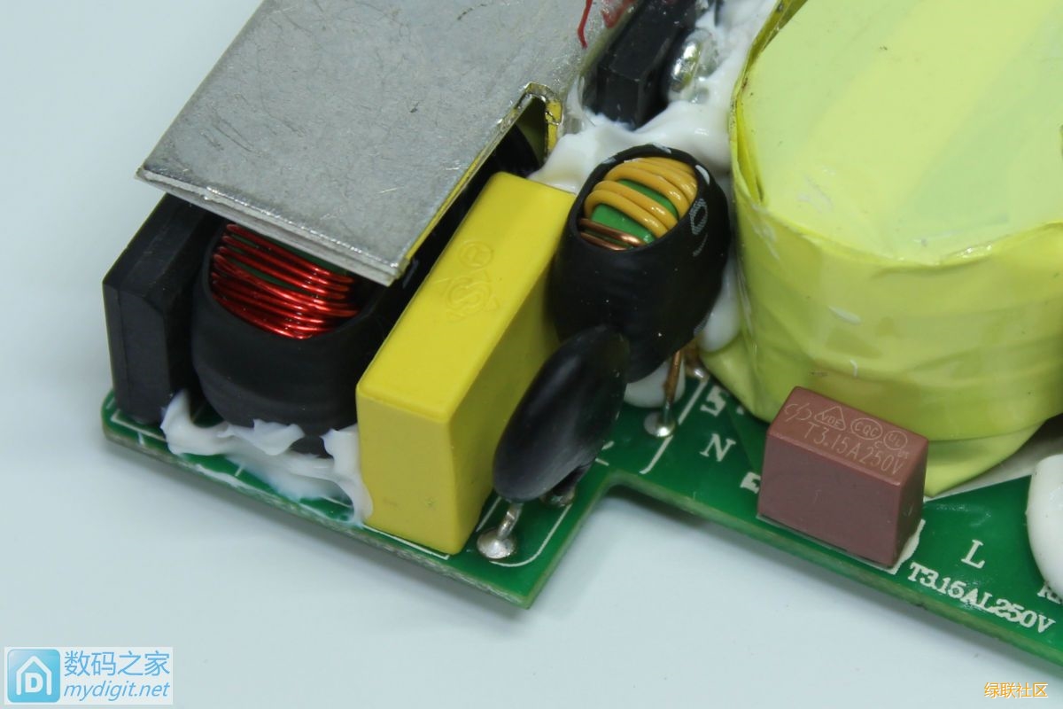 UGREEN綠聯(lián)-品質(zhì)新體驗(yàn),數(shù)碼選綠聯(lián)