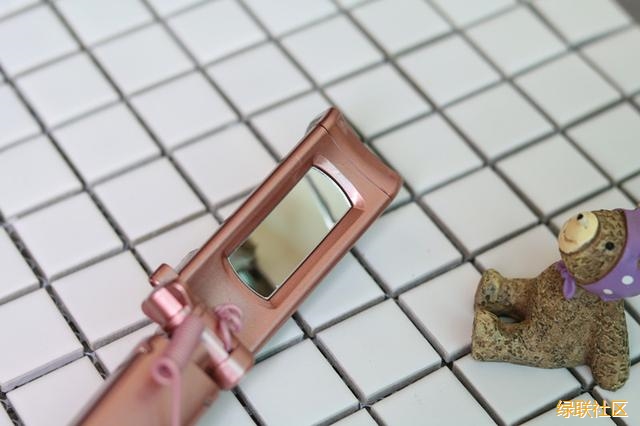 美顏?zhàn)耘臈U閃光燈