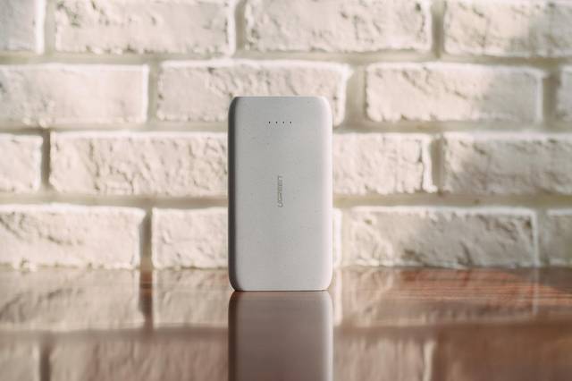 試用評測丨玩出手感的綠聯(lián)10000毫安鵝卵石充電寶