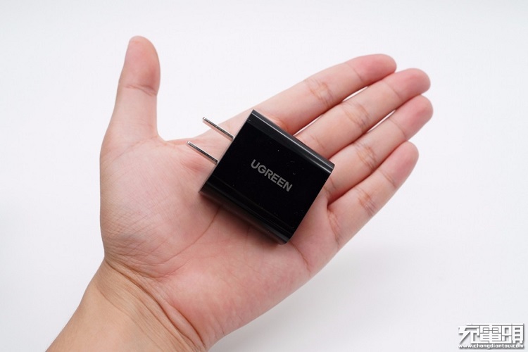 綠聯(lián)PD20W充電器開箱評測：開箱篇