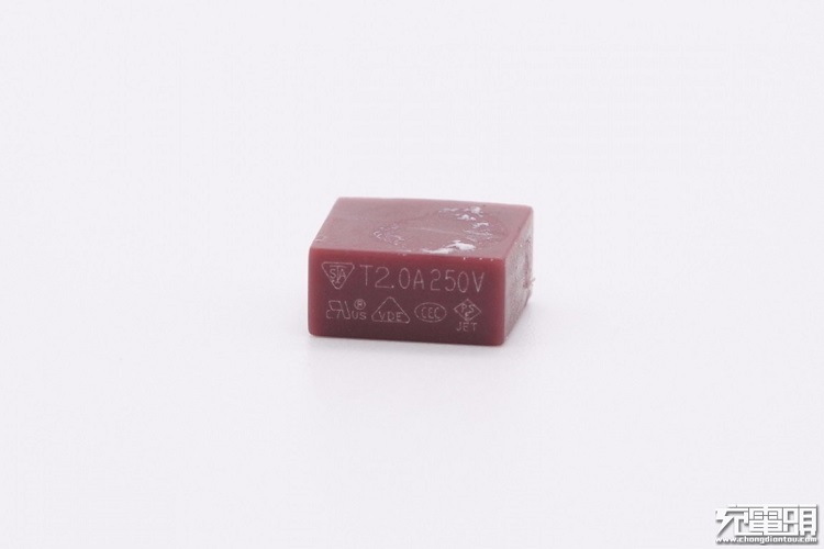 綠聯(lián)PD20W充電器開箱評測：拆解篇（下）