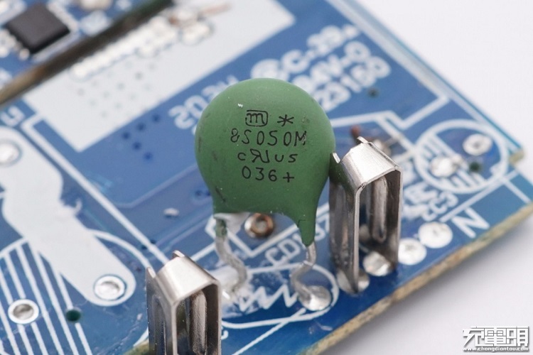 綠聯(lián)PD20W充電器開箱評測：拆解篇（下）