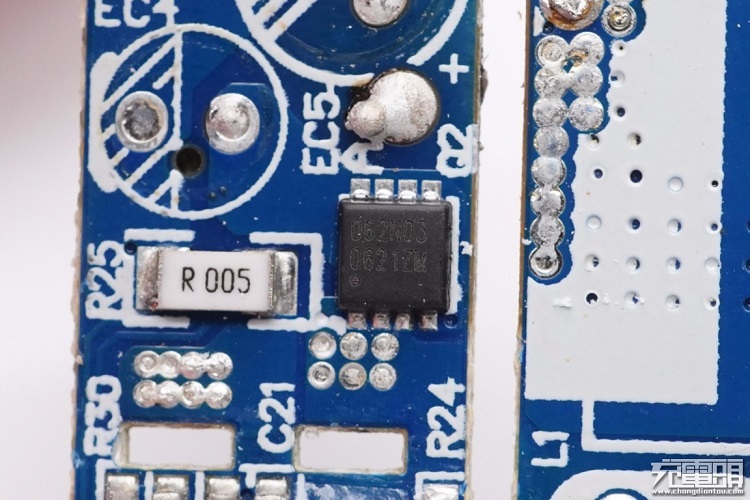 綠聯(lián)PD20W充電器開箱評測：拆解篇（下）