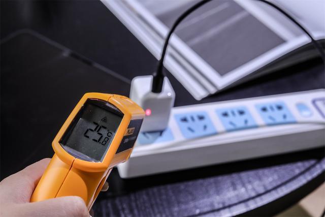 綠聯(lián)30W氮化鎵充電器評(píng)測(cè)：這或許是iPhone13Pro的最佳搭檔