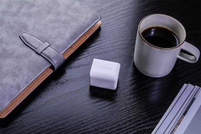 綠聯(lián)30W氮化鎵充電器評(píng)測(cè)：這或許是iPhone13Pro的最佳搭檔